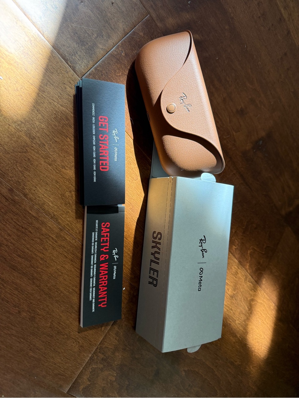 Ray-Ban Meta Skyler (Gen 2) AI Glasses with Charging Case - Picture 2 of 5